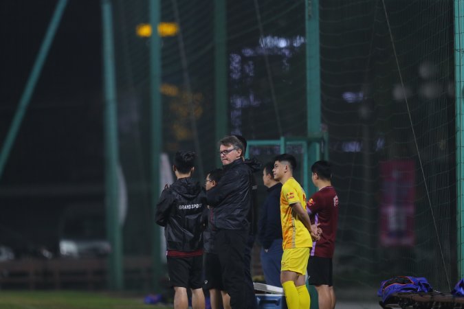 Dấu ấn HLV Troussier: Nhìn thẳng, nói thật gốc rễ vấn đề bóng đá Việt Nam - Ảnh 3.