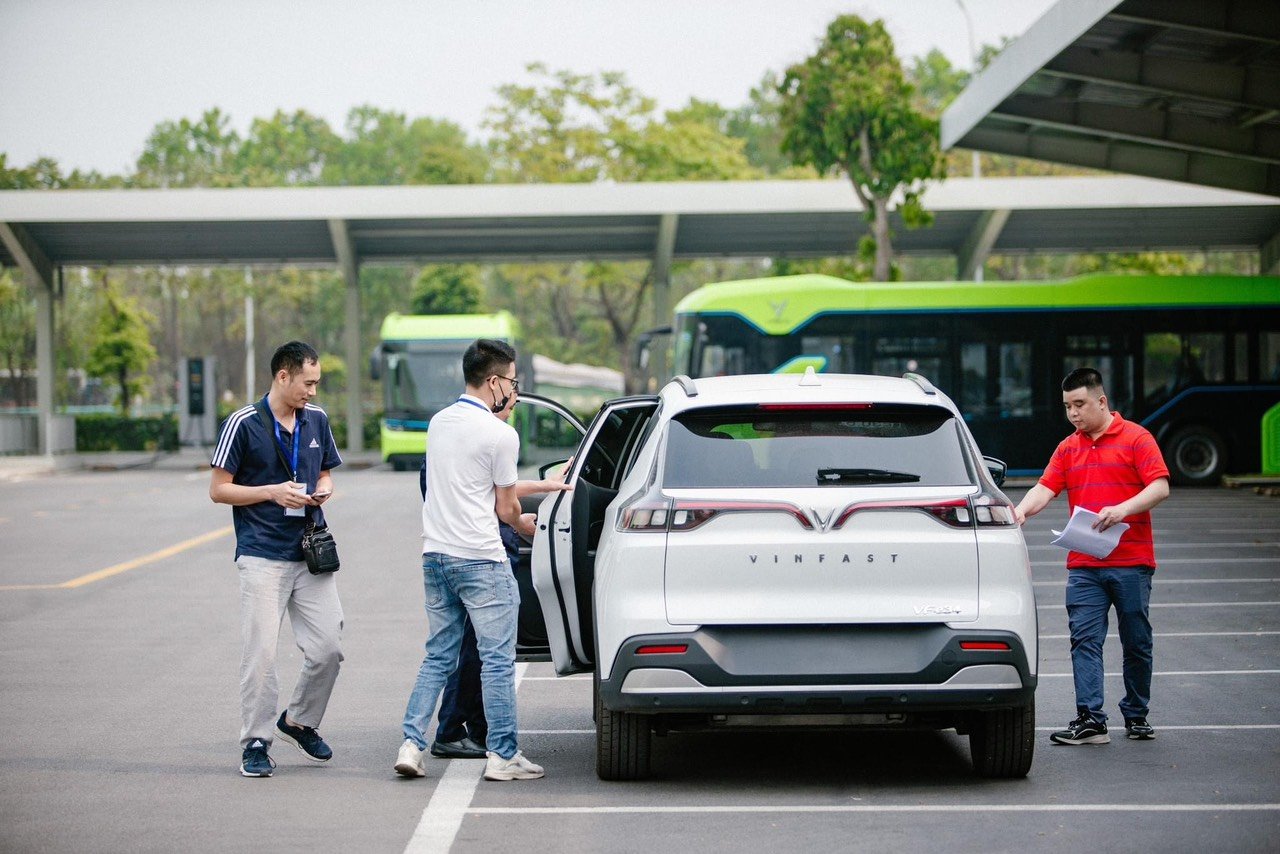 Điều kiện doanh thu tháng của tài xế khi gia nhập GSM Taxi VinFast - Ảnh 3.