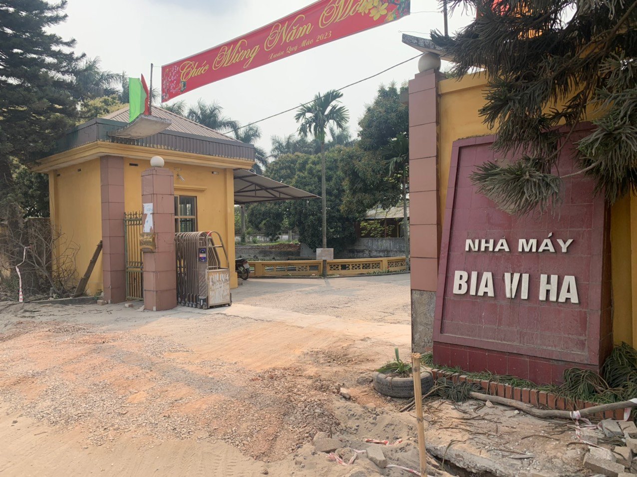 Sóc Sơn: Người dân bức xúc vì nhà máy bia VIHA gây ô nhiễm nặng - Ảnh 2.