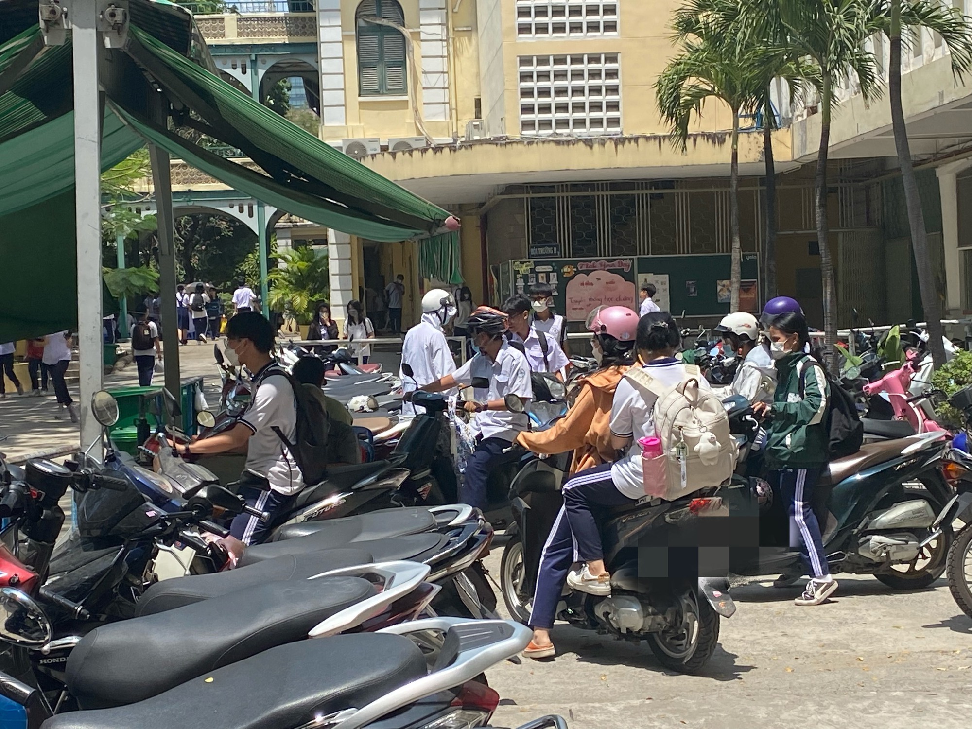 TP.HCM: Tăng cường xử lý học sinh vi phạm an toàn giao thông - Ảnh 3.