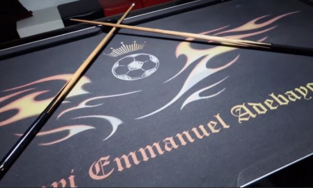Chiêm ngưỡng căn biệt thự và dàn siêu xe của Adebayor - Ảnh 7.