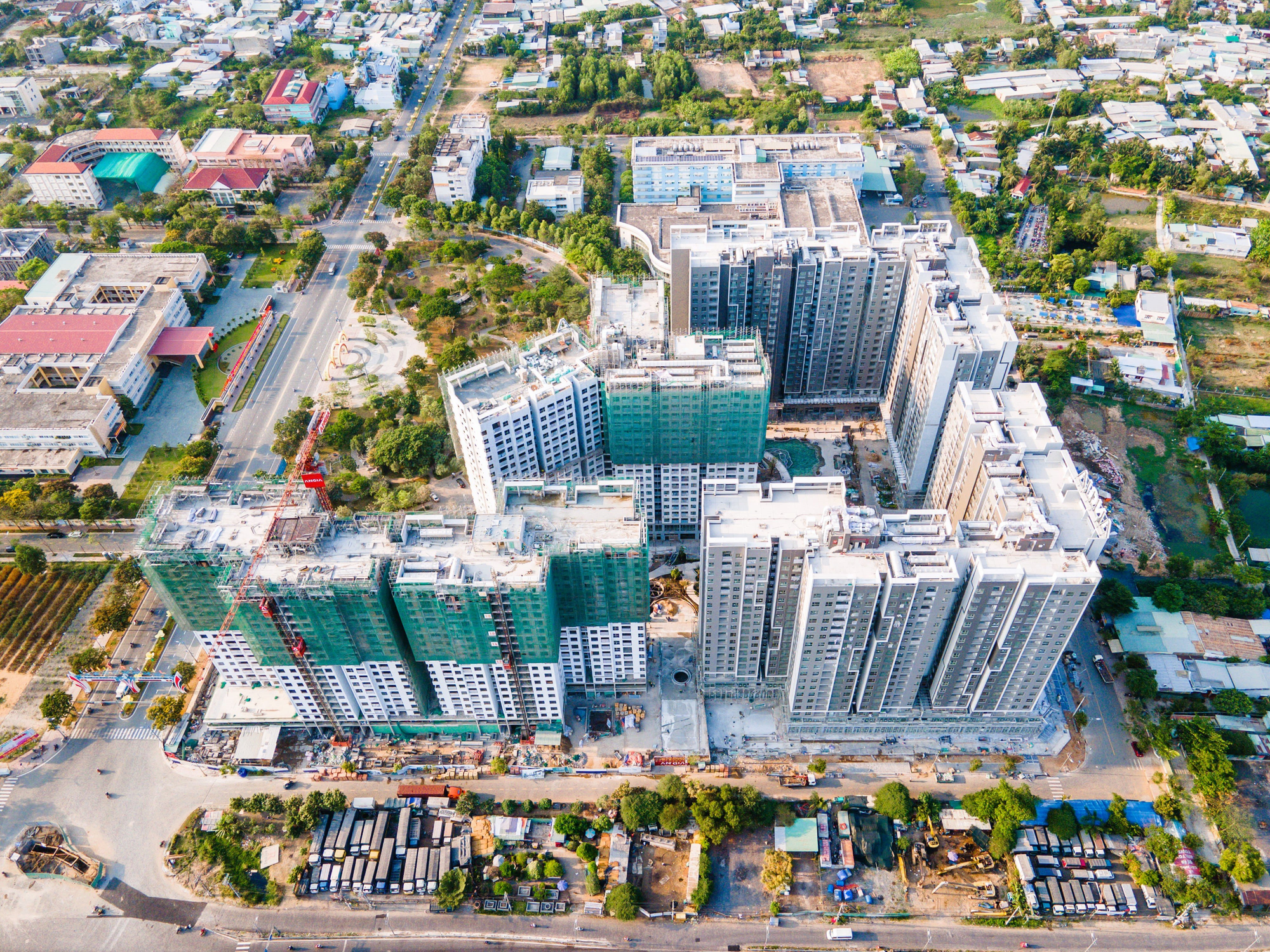 Lãi suất cao, người mua nhà &quot;đổi hướng&quot; không vay vốn ngân hàng - Ảnh 3.