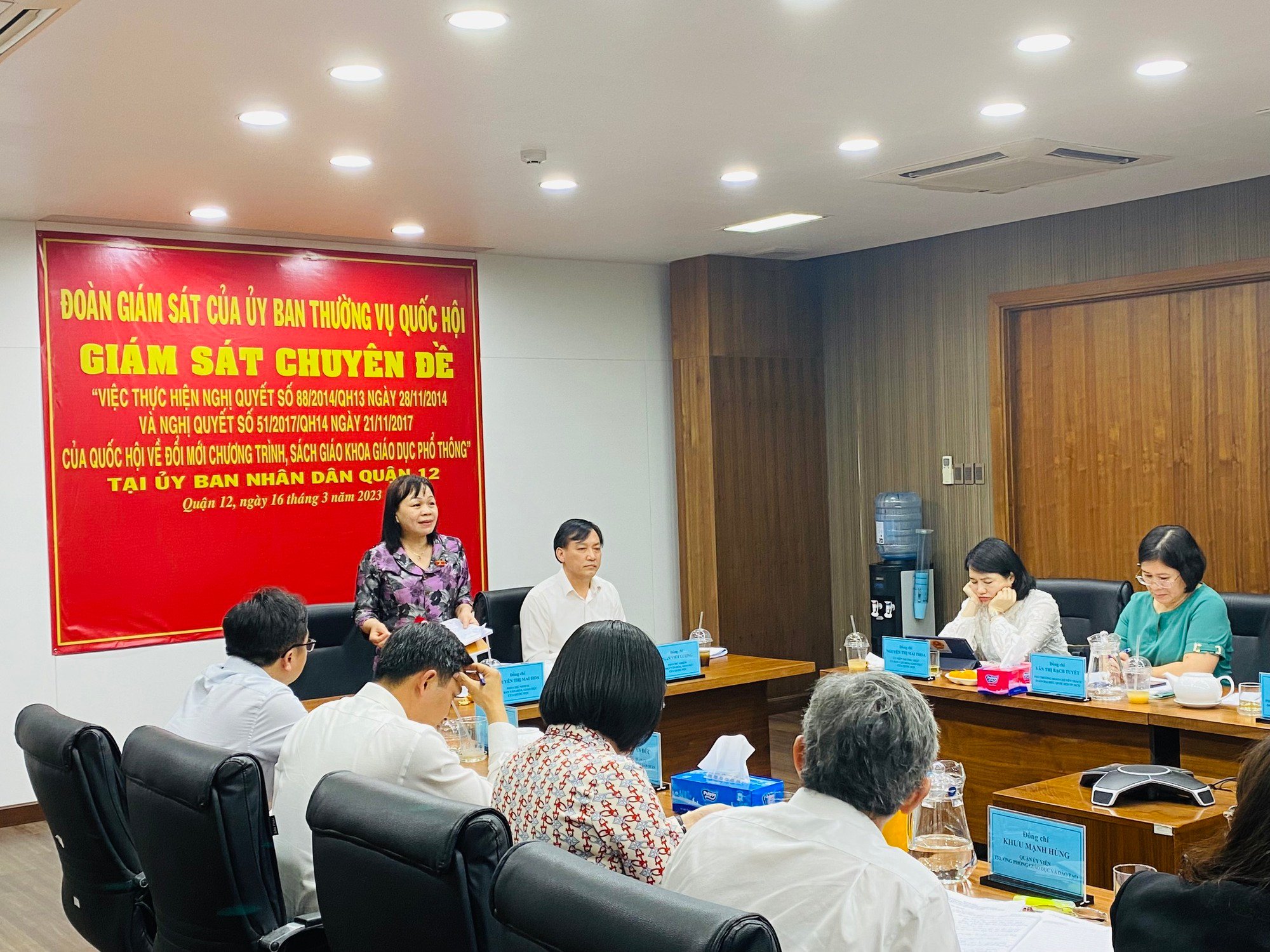 Đoàn giám sát Quốc hội: Giáo viên đang phải gồng 200% để thực hiện chương trình GDPT 2018 - Ảnh 4.