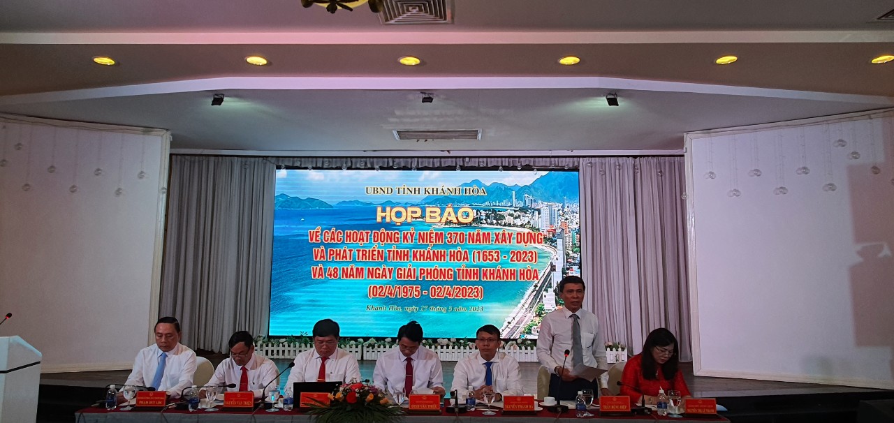 Sẽ bắn pháo hoa tầm thấp trong lễ kỷ niệm 370 năm xây dựng và phát triển tỉnh Khánh Hòa - Ảnh 1. Sẽ bắn pháo hoa tầm thấp trong lễ kỷ niệm 370 năm xây dựng và phát triển tỉnh Khánh Hòa - Ảnh 1.
