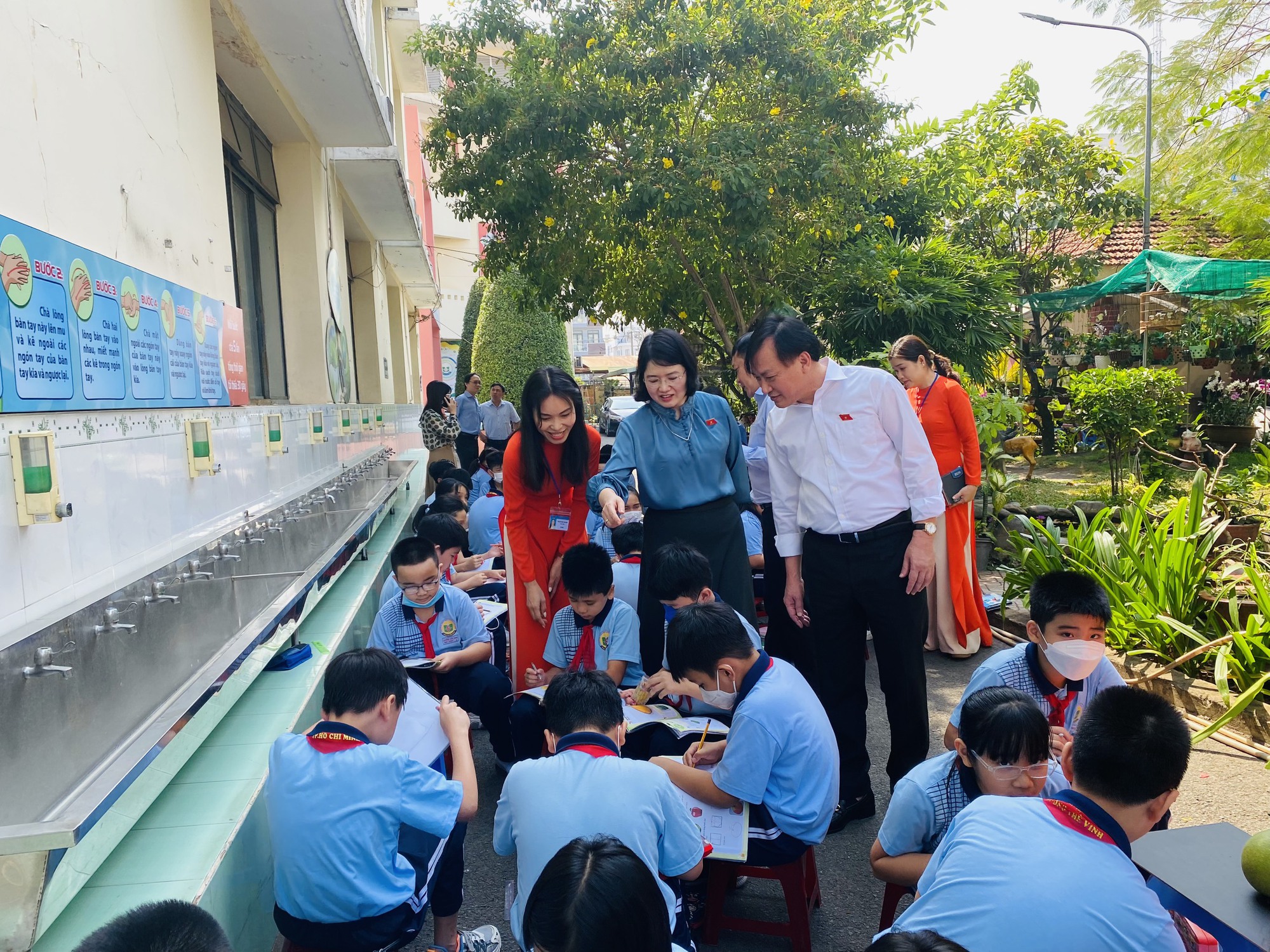 Đề xuất có chế độ với giáo viên dạy 2 buổi/ngày chương trình GDPT 2018 - Ảnh 4.