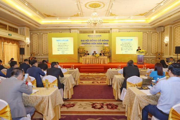 Nam A Bank niêm yết trên sàn HNX hoặc HOSE và mở rộng chi nhánh tại nước ngoài - Ảnh 1.