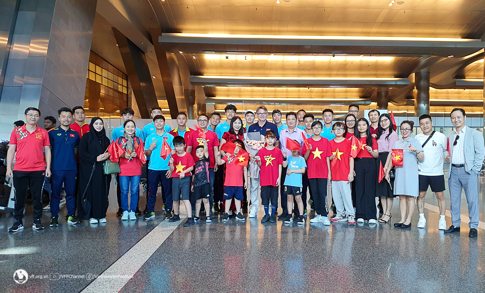 U23 Việt Nam được đón tiếp chu đáo tại Qatar - Ảnh 8.