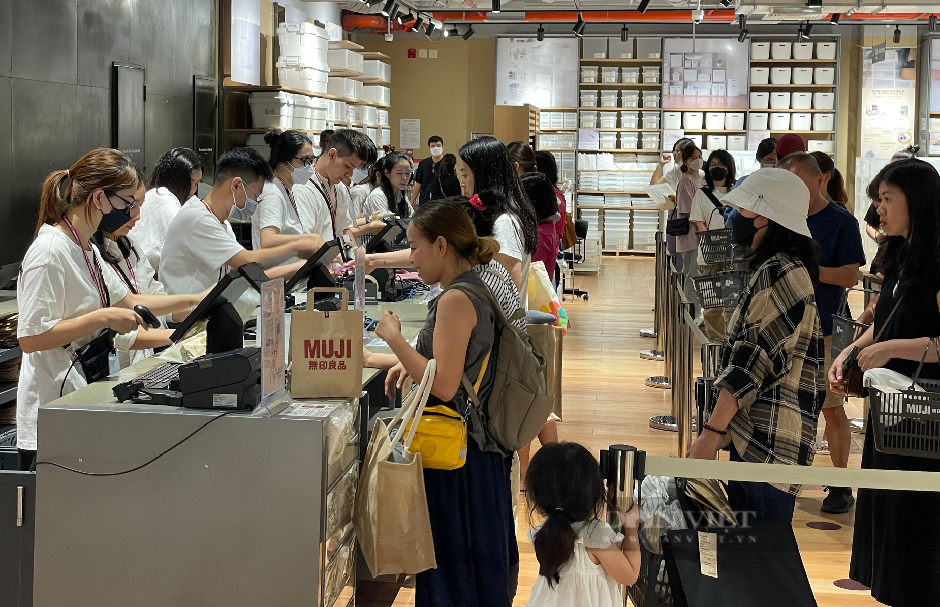 Muji mở cửa hàng mới tại khu nhà giàu TP.HCM - Ảnh 3.
