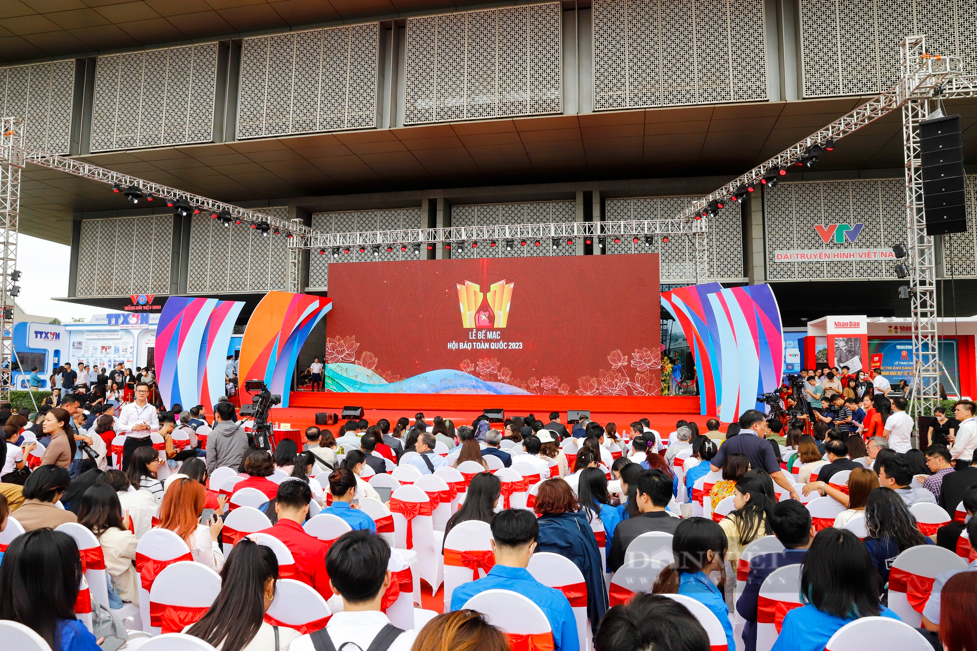 Bế mạc Hội báo toàn quốc 2023: Báo NTNN/Dân Việt đoạt giải Gian trưng bày và Bìa báo Tết ấn tượng - Ảnh 1.