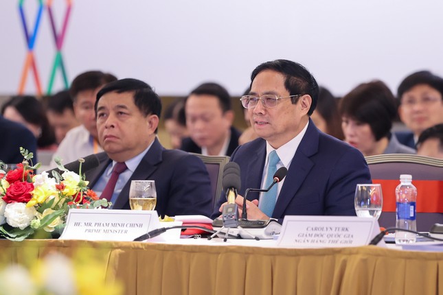 Thủ tướng: Tránh tình trạng &quot;tăng trưởng trước, dọn dẹp sau&quot; - Ảnh 3.