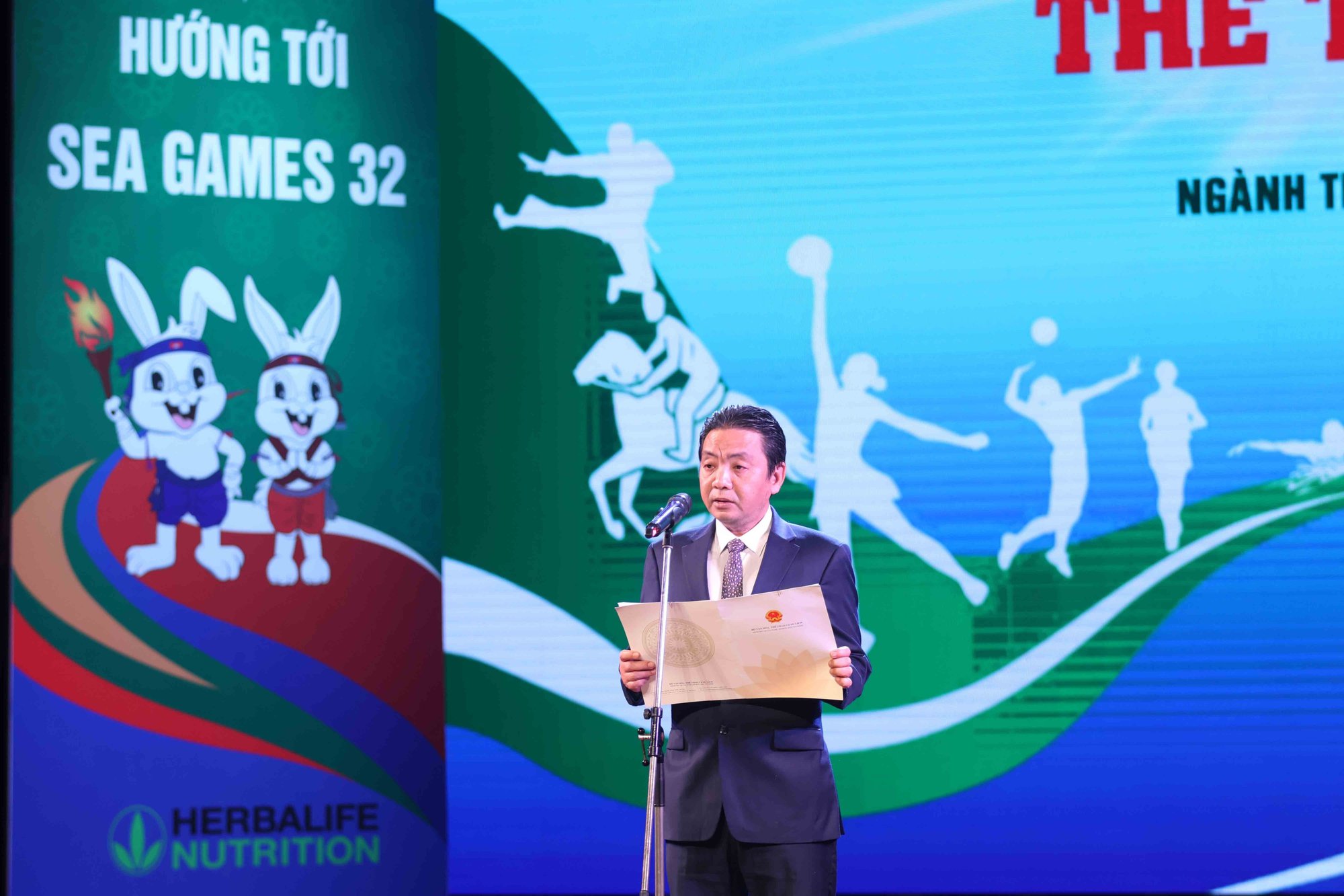 Đỗ Hùng Dũng thể hiện quyết tâm giành vé dự World Cup tại chương trình &quot;Vinh quang TTVN&quot; - Ảnh 1.