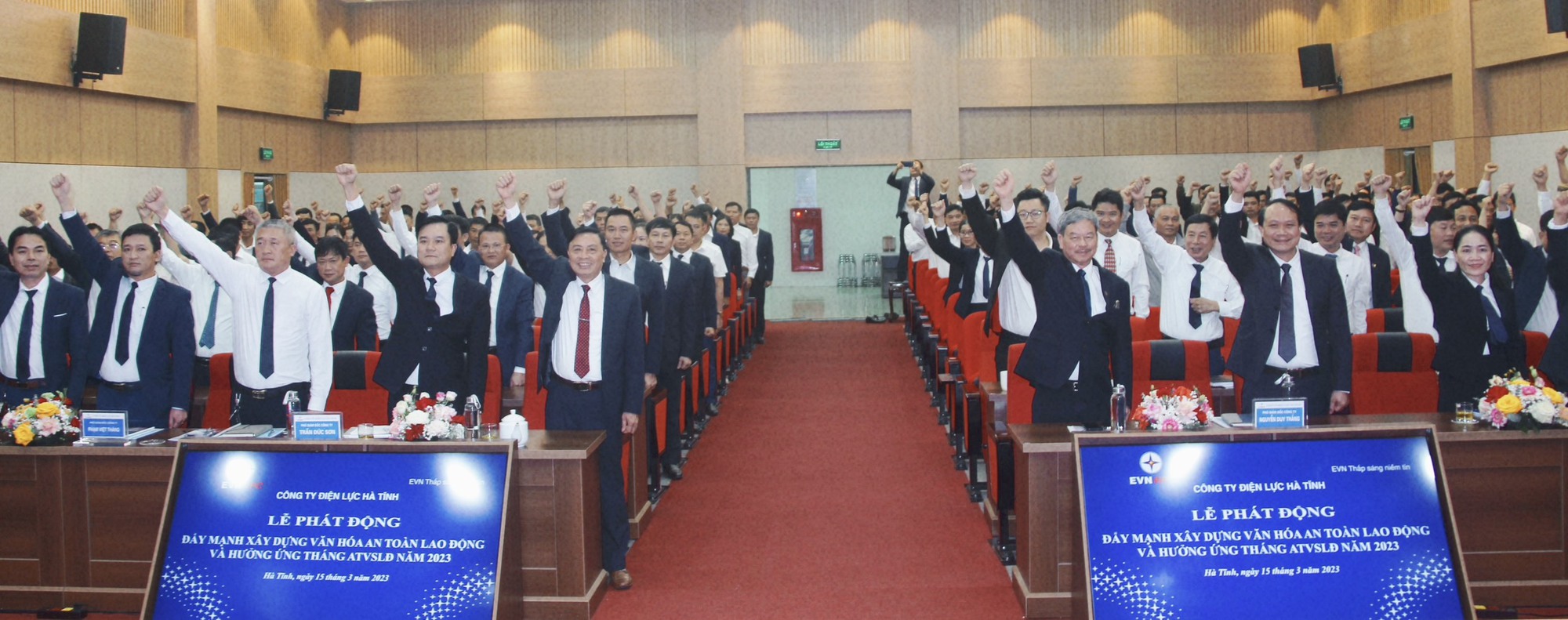 Hứa hẹn lợi ích mà Công ty Điện lực Hà Tĩnh mang lại cho khách hàng trong năm 2023 - Ảnh 3.