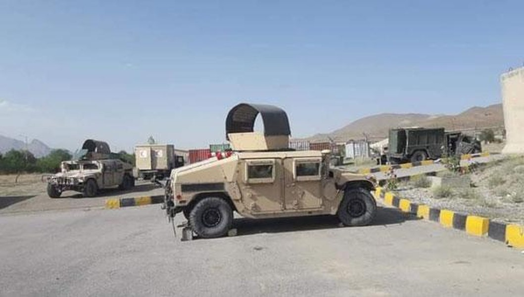 Cận cảnh kho vũ khí trị giá tới 7,2 tỷ USD của Mỹ bị bỏ lại Afghanistan - Ảnh 19.