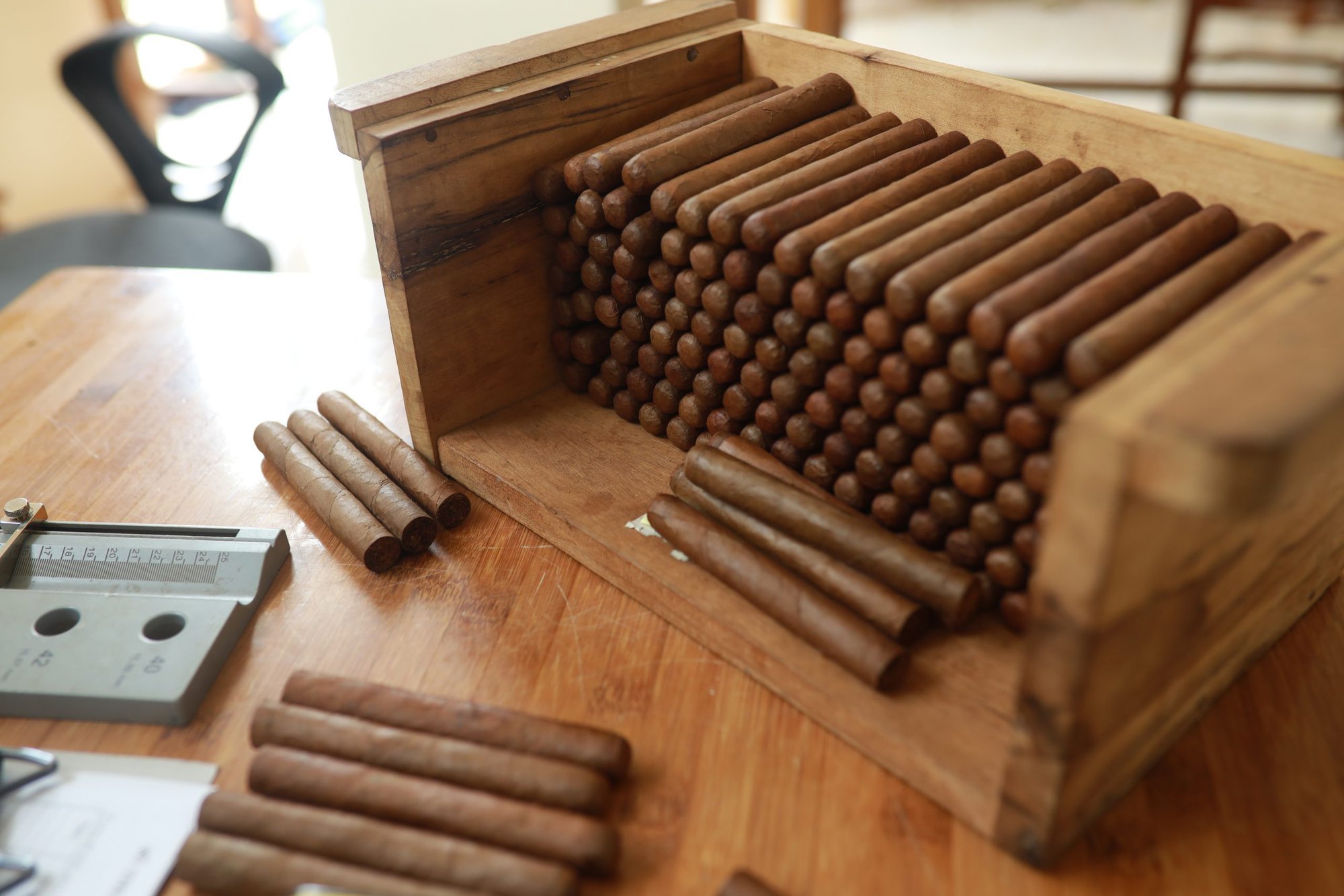 Hai doanh nghiệp được chi 57 tỷ đồng nhập cigar trong năm 2023 - Ảnh 1. Hai doanh nghiệp được chi 57 tỷ đồng nhập cigar trong năm 2023 - Ảnh 1.