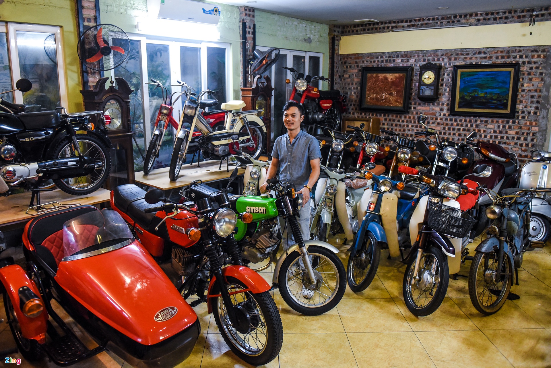 Sidecar, Lambro và loạt xe cổ tiền tỷ của 9x Hà Nội - Ảnh 1. Sidecar, Lambro và loạt xe cổ tiền tỷ của 9x Hà Nội - Ảnh 1.