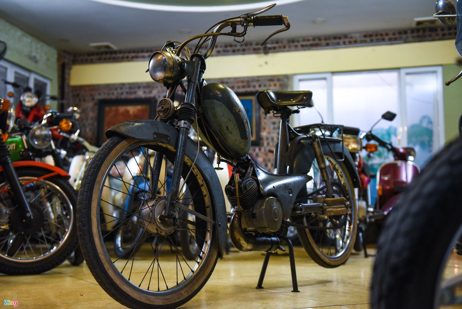 Sidecar, Lambro và loạt xe cổ tiền tỷ của 9x Hà Nội - Ảnh 8. Sidecar, Lambro và loạt xe cổ tiền tỷ của 9x Hà Nội - Ảnh 8.
