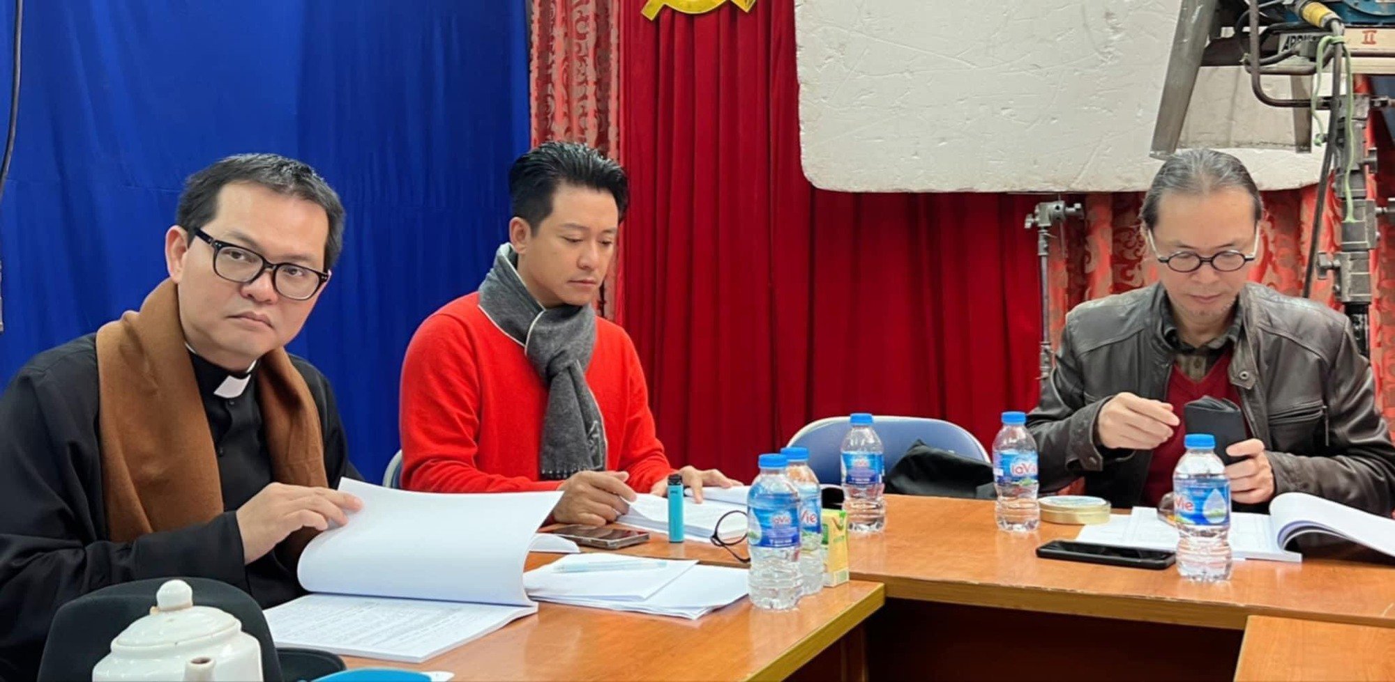 Tuấn Hưng được khen &quot;chuyên nghiệp hơn cả diễn viên&quot; khi đóng &quot;Đào, Phở, Piano&quot;! - Ảnh 1.
