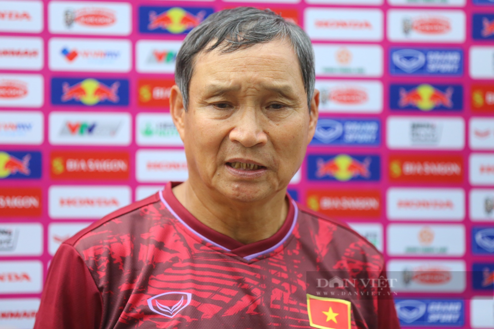 HLV Mai Đức Chung nói gì về ba đối thủ của ĐT nữ Việt Nam trước vòng loại Olympic? - Ảnh 1.