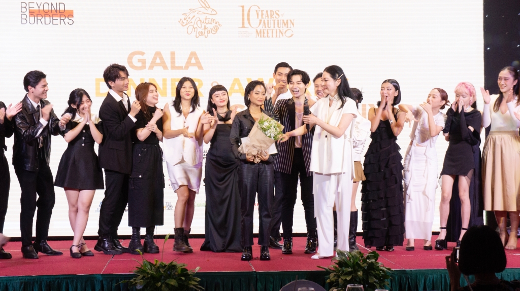 Trần Phong &quot;Mắt biếc&quot; casting lớp diễn xuất của nữ diễn viên Hàn Quốc - Ảnh 2.