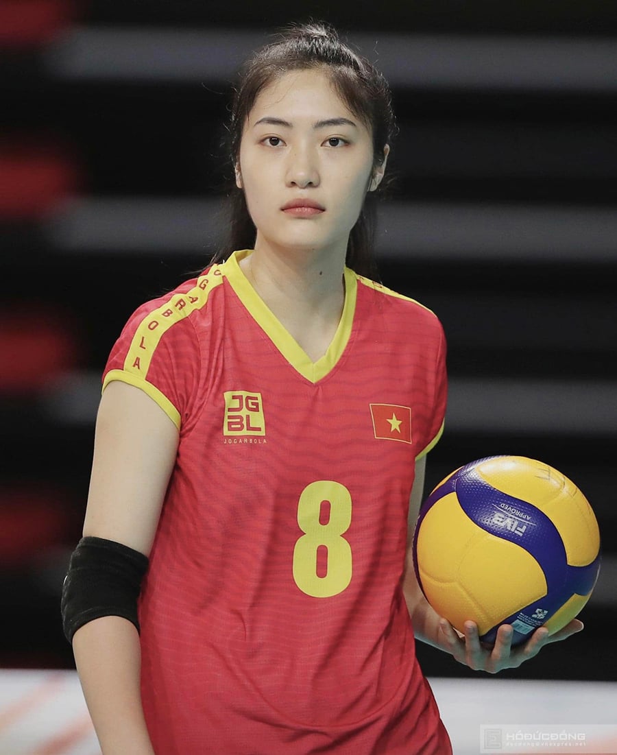 Nhan sắc hot girl bóng chuyền Trần Việt Hương - Ảnh 1.