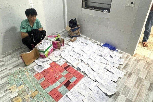 Phá 2 đường dây &quot;khủng&quot; cho vay với lãi suất lên đến 400%/năm - Ảnh 1.