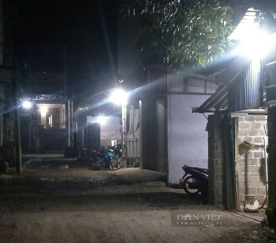 Hà Nội: 4 lò mổ trong 1 con ngõ, chất thải đổ tràn ra đường, người dân sống trong ám ảnh - Ảnh 1.