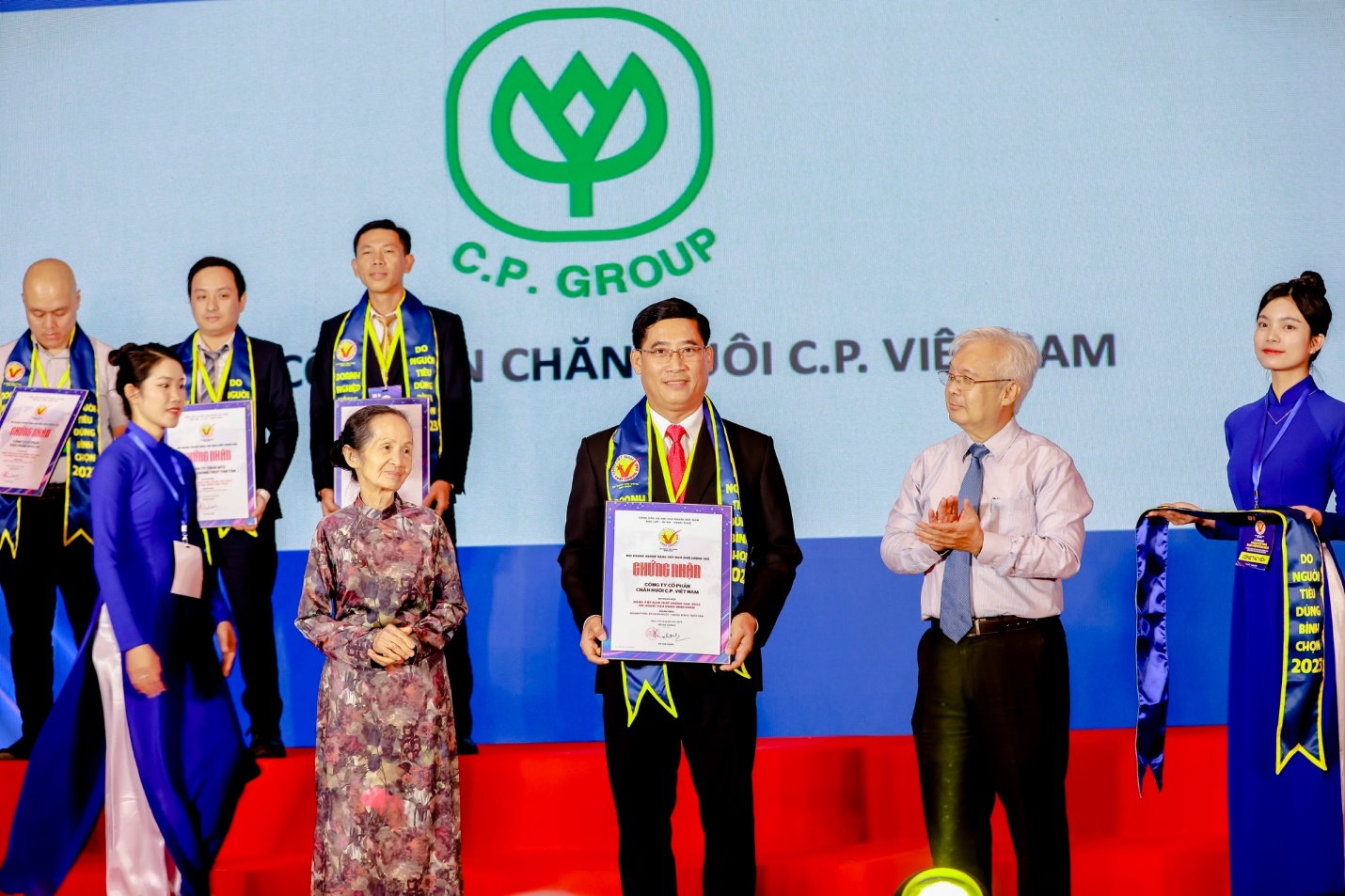 C.P. Việt Nam tiếp tục được vinh danh hàng Việt Nam chất lượng cao 2023 - Ảnh 2.