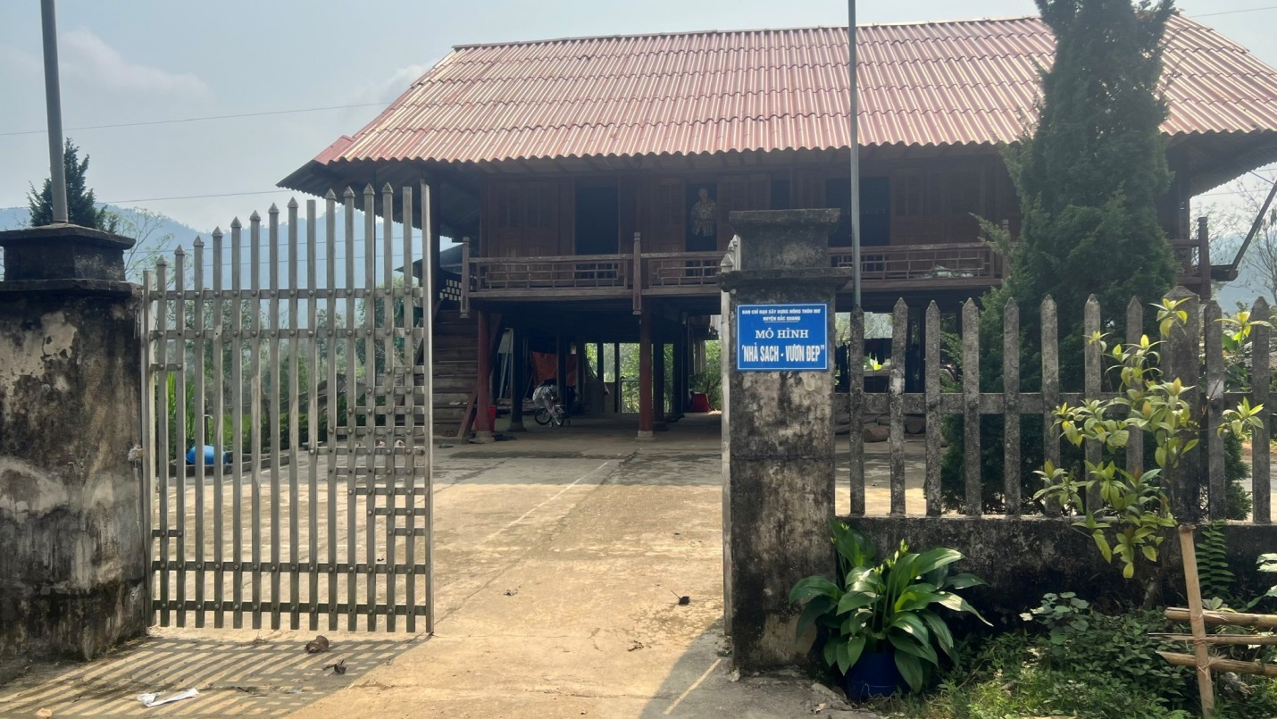 Hà Giang: Xã vùng 3 không ngừng chỉnh trang bộ mặt nông thôn ngày càng văn minh giàu đẹp - Ảnh 2.