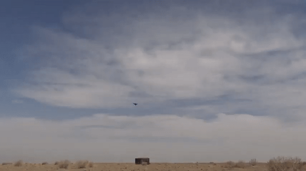 Hệ thống phòng thủ của Mỹ ở Syria &quot;im lặng&quot; khi bị UAV tự sát tập kích - Ảnh 15.