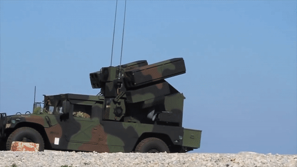 Hệ thống phòng thủ của Mỹ ở Syria &quot;im lặng&quot; khi bị UAV tự sát tập kích - Ảnh 3.