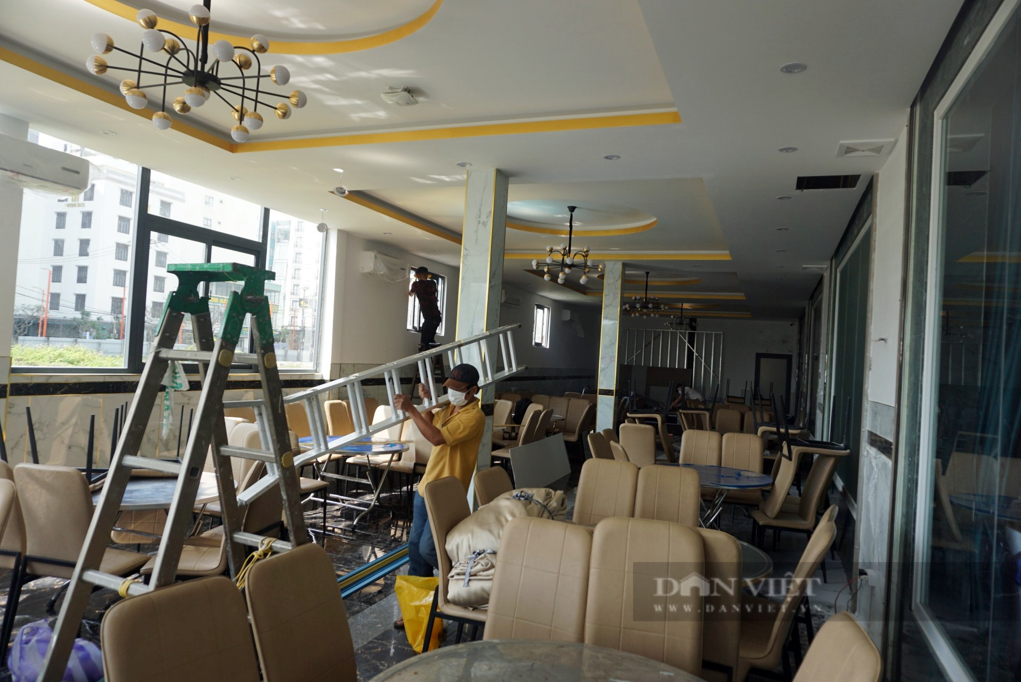 Ảnh ấn tượng tuần: Hà Nội nắng nóng gần 40 độ C và Đà Nẵng chuẩn bị đón khách Trung Quốc - Ảnh 4.