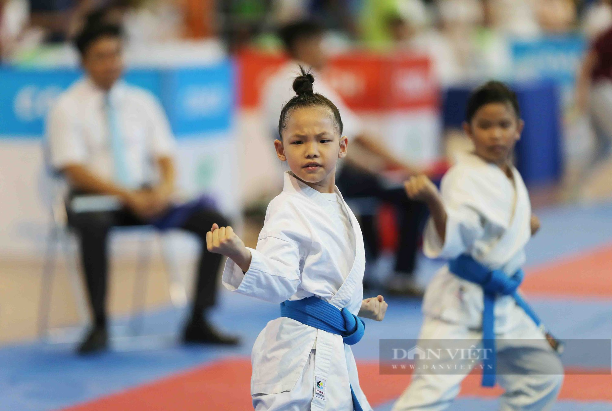 Ấn tượng những màn trình diễn siêu cute của các võ sĩ karate nhí - Ảnh 7.