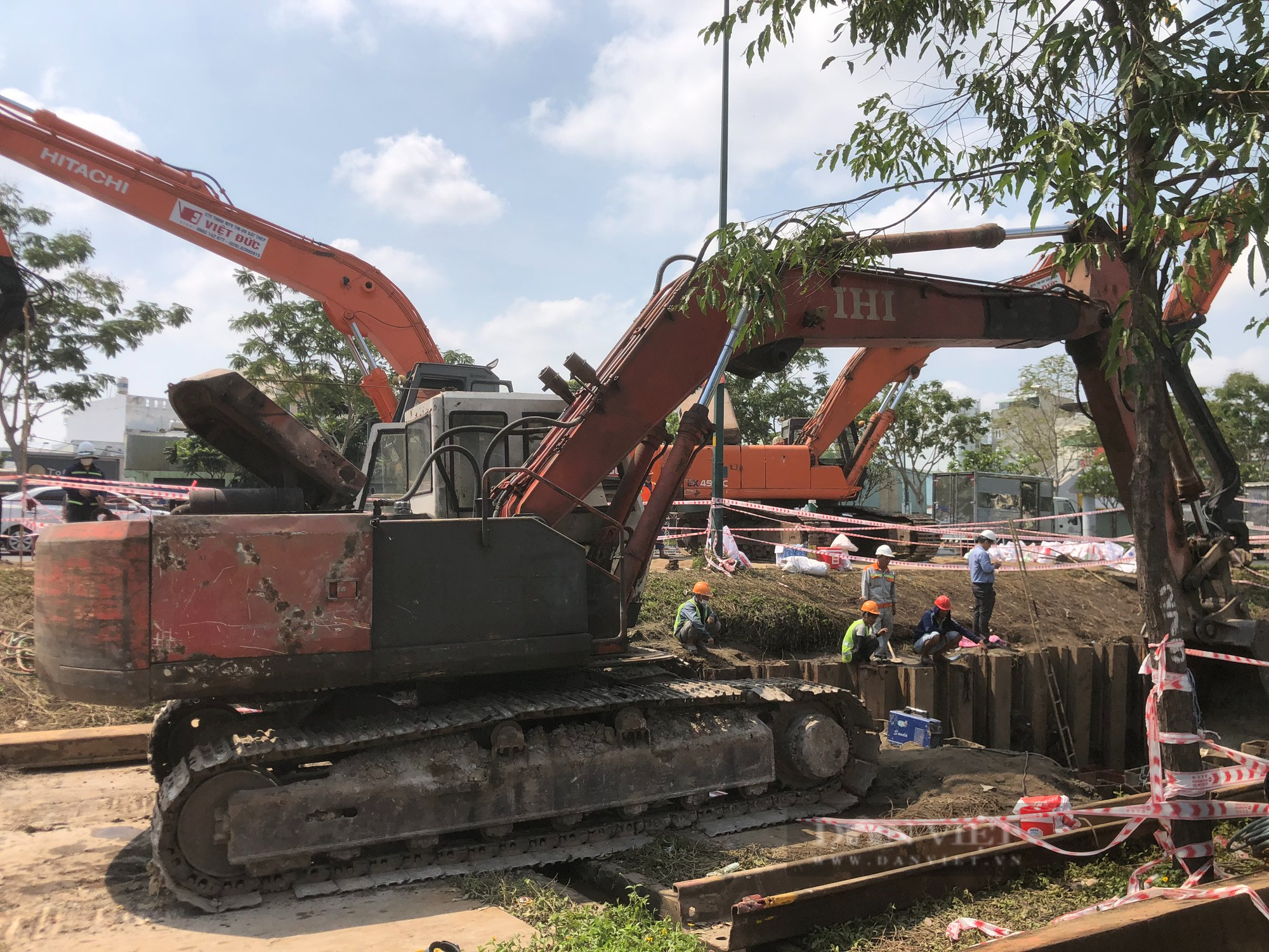 Cơ bản hoàn thành việc sửa chữa sự cố bể ống cấp nước ở TP.Thủ Đức - Ảnh 2.