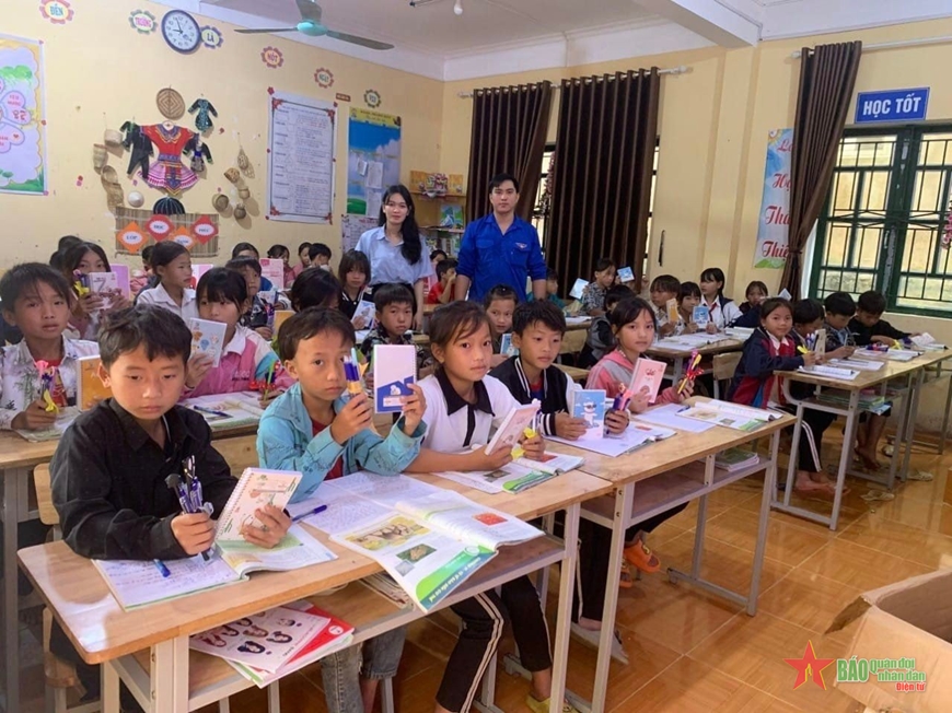 Chàng trai dân tộc Mông ươm mầm triệu cây xanh - Ảnh 4.