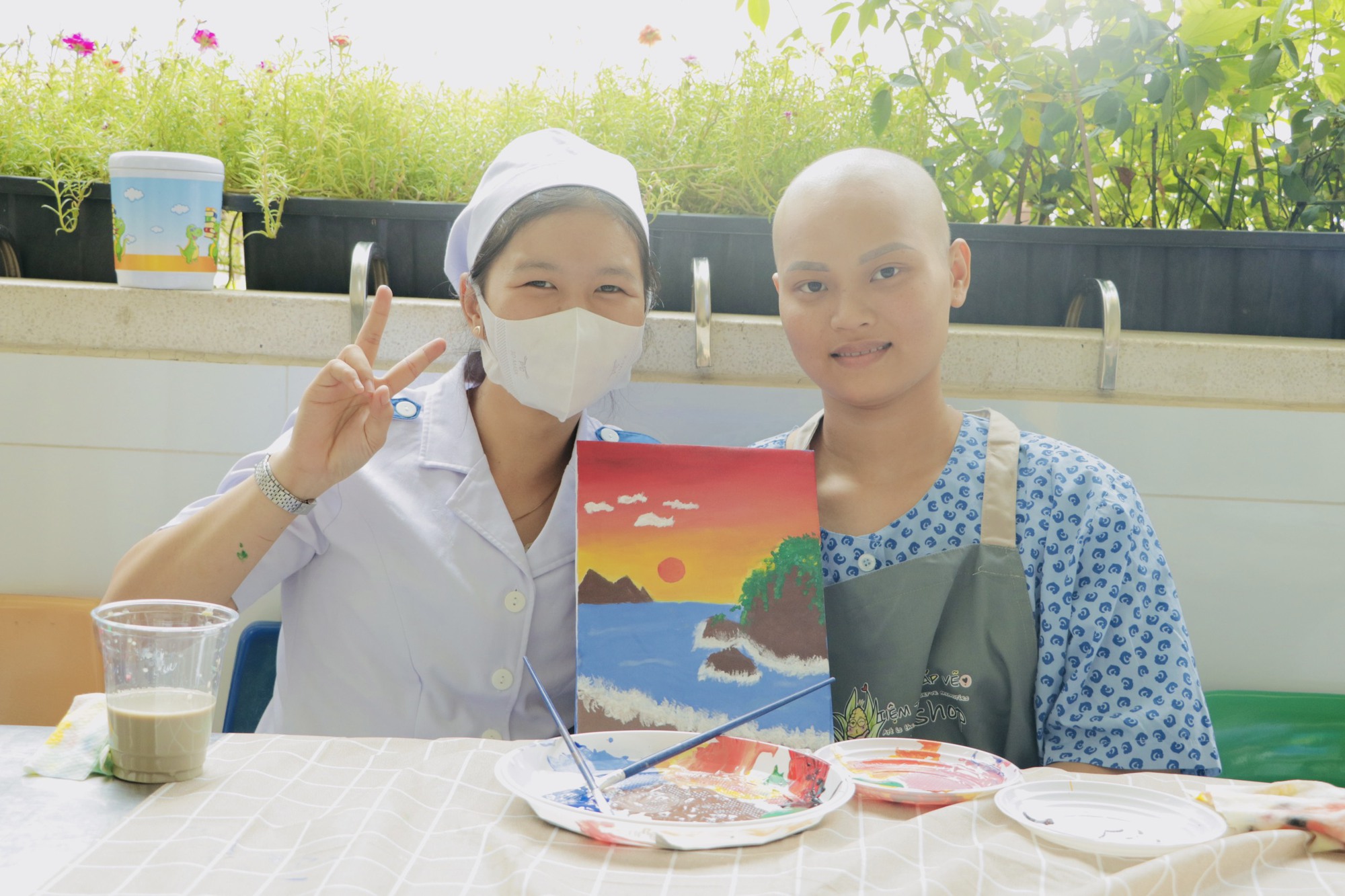 Cùng bệnh nhân ung thư &quot;vượt qua bóng tối&quot; - Ảnh 10.