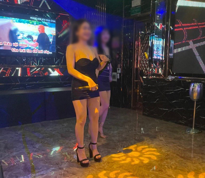 Hải Dương: Hoạt động chui, một quán Karaoke to nhất tỉnh bị Công an bắt quả tang - Ảnh 5.