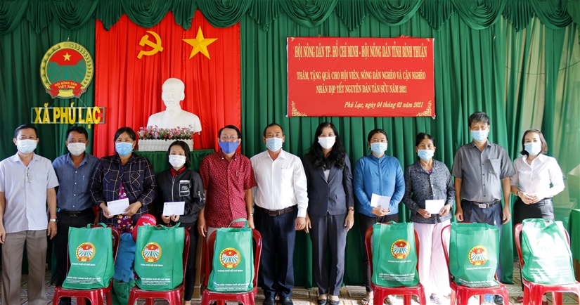 Nữ nông dân người Chăm trồng táo, nuôi gà thả vườn thu nhập “khủng”, rủ người khác cùng nhau làm giàu - Ảnh 5.