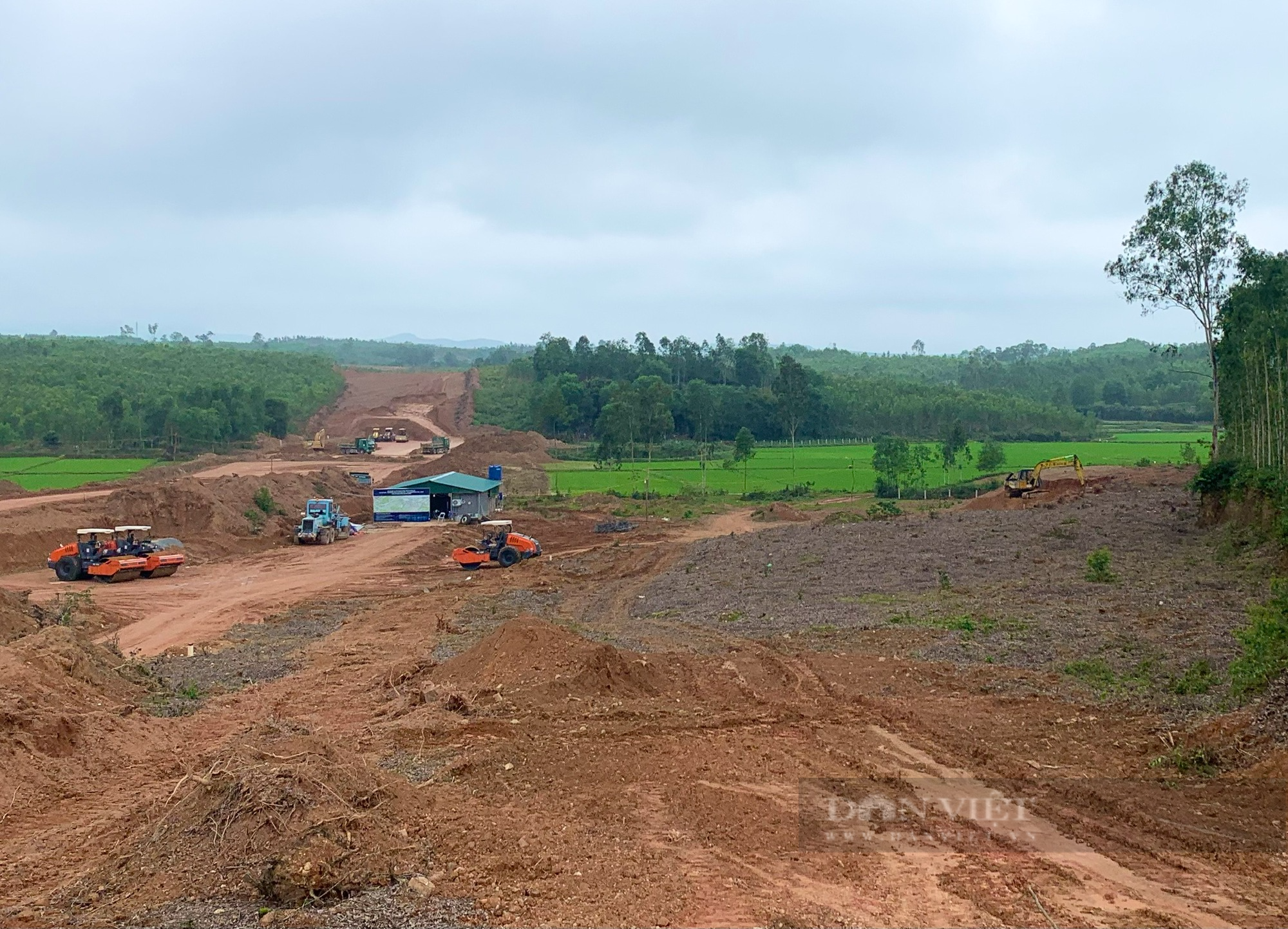 Quảng Bình: Hàng trăm hộ dân không nhận tiền đền bù giải phóng mặt bằng cao tốc - Ảnh 3.