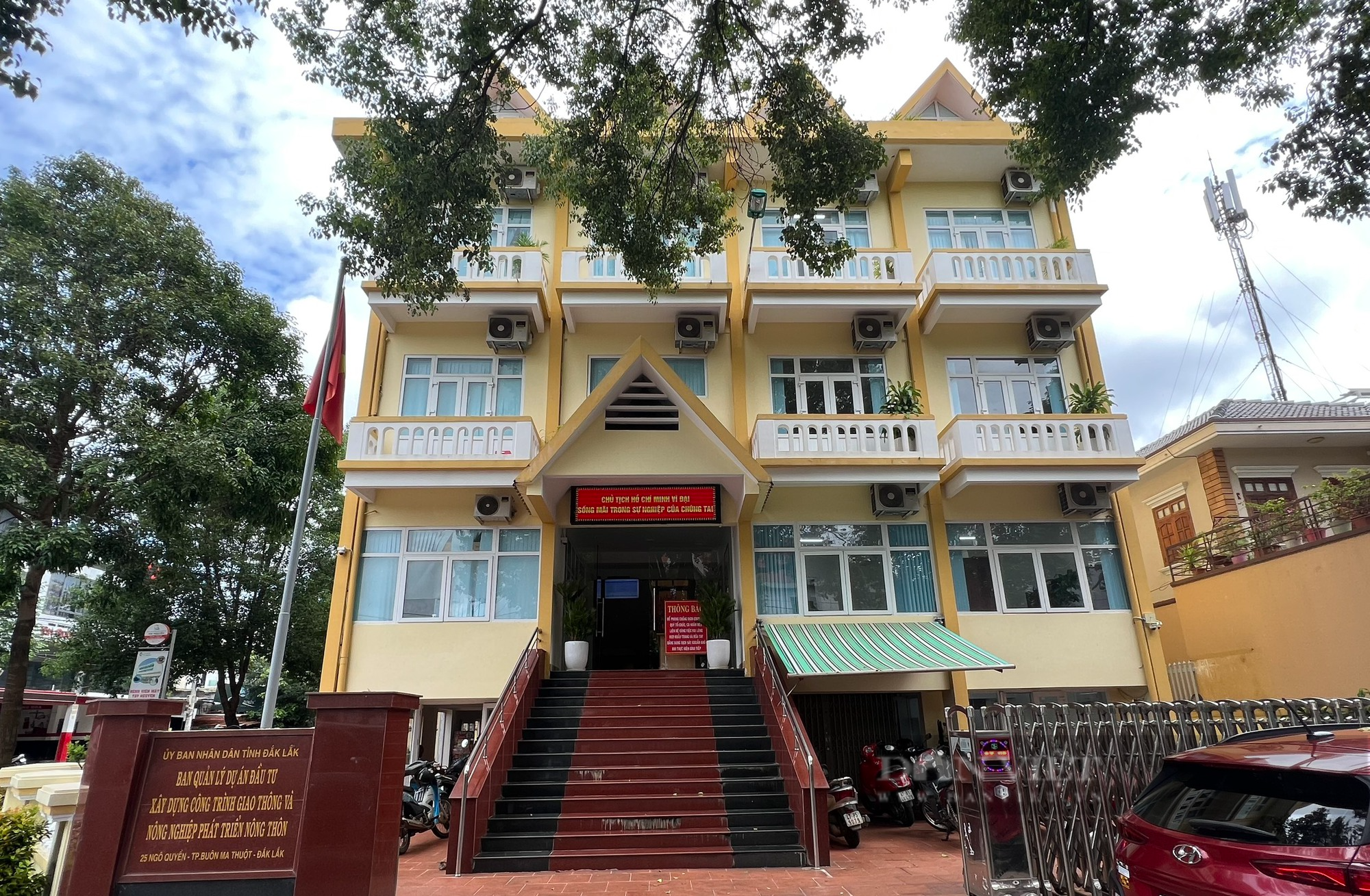 Điều chỉnh hợp đồng không đúng quy định, Nguyên Giám đốc Ban Quản lý dự án ở Đắk Lắk bị xử lý trách nhiệm - Ảnh 1.