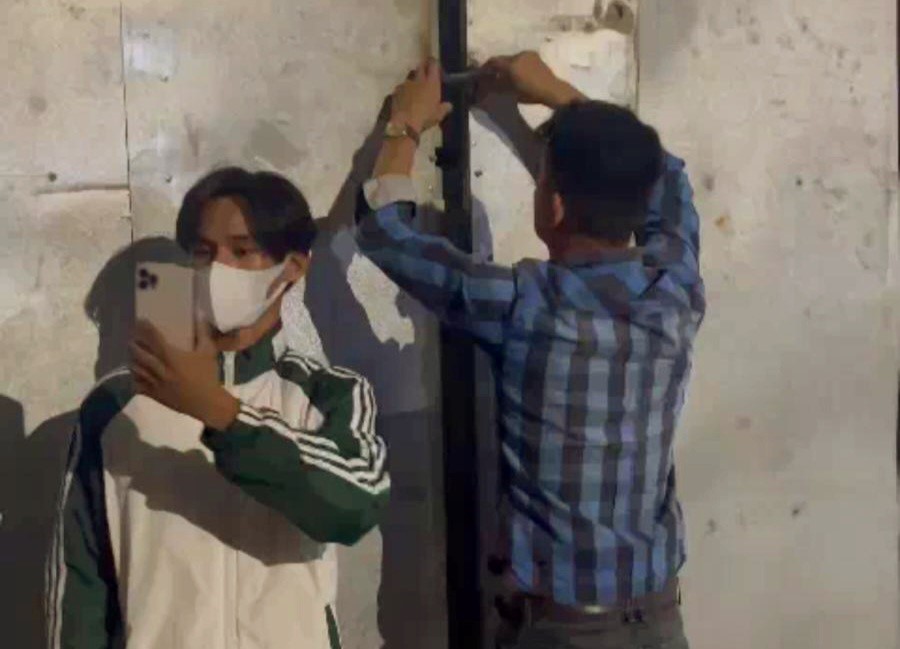 Vụ cán bộ đi kiểm tra nhà xây dựng không phép bị nhốt: Phạt chủ nhà hơn 50 triệu đồng - Ảnh 2.