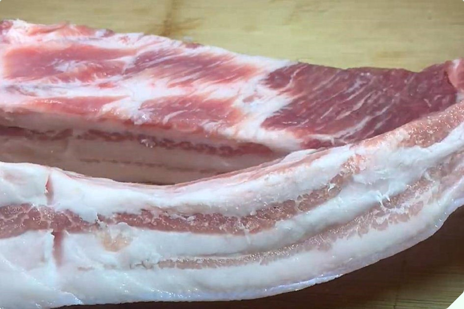 Nấu thịt kho đừng cho nước, cứ thêm thứ này vào thịt mềm ngon, đậm đà mà không bị ngấy - Ảnh 1.