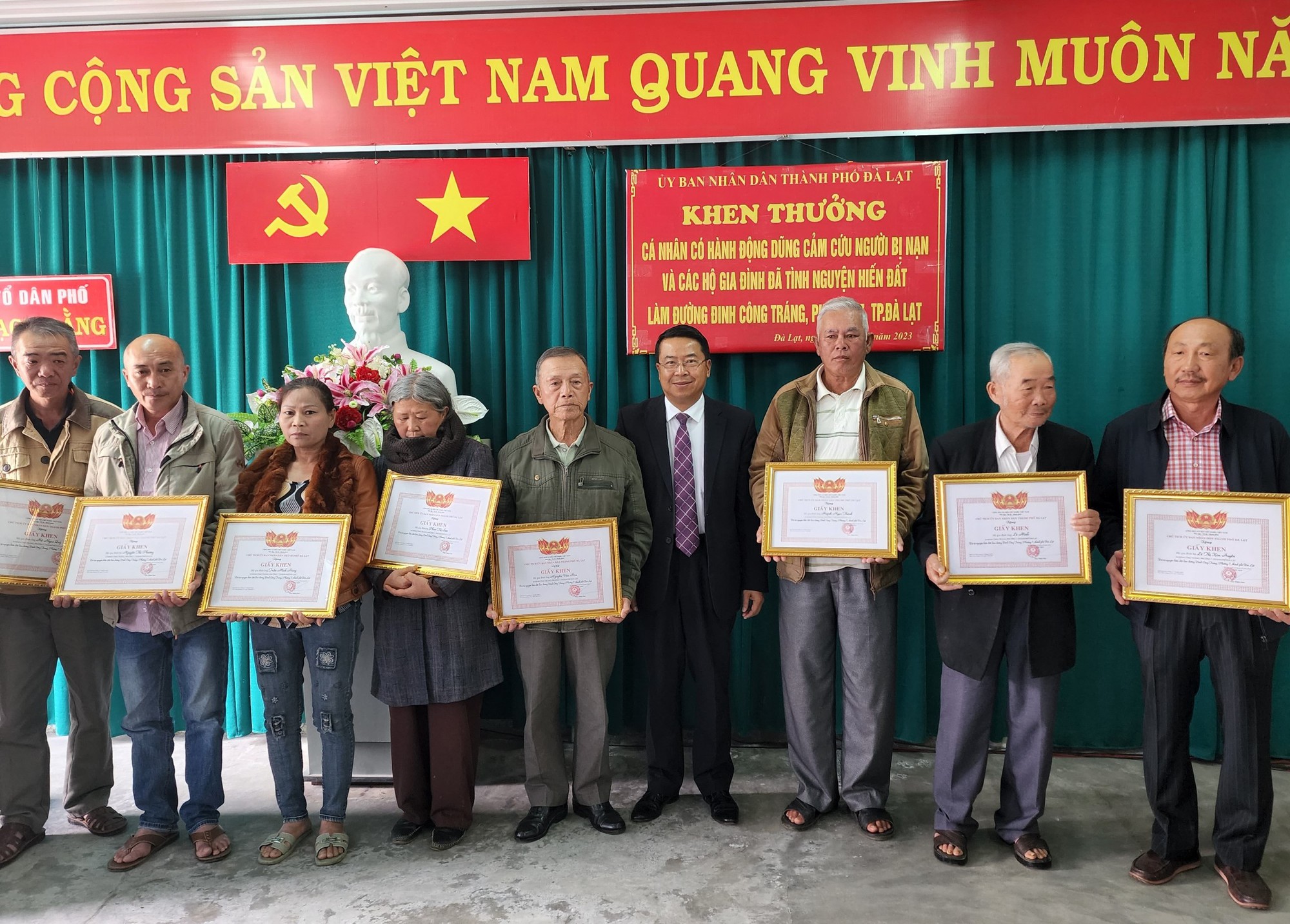 Xây dựng nông thôn mới ở TP.Đà Lạt: Người dân hiến đất tiền tỷ để làm đường sạch đẹp - Ảnh 5.