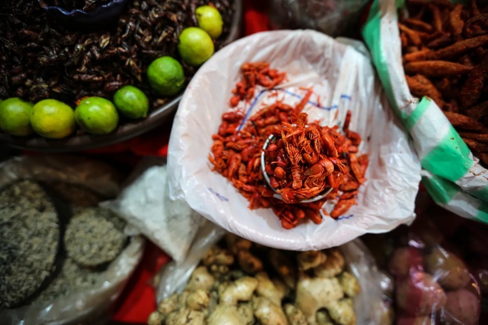 Khu chợ ẩm thực mới nhìn thôi đã muốn lao vào thưởng thức - Ảnh 6.