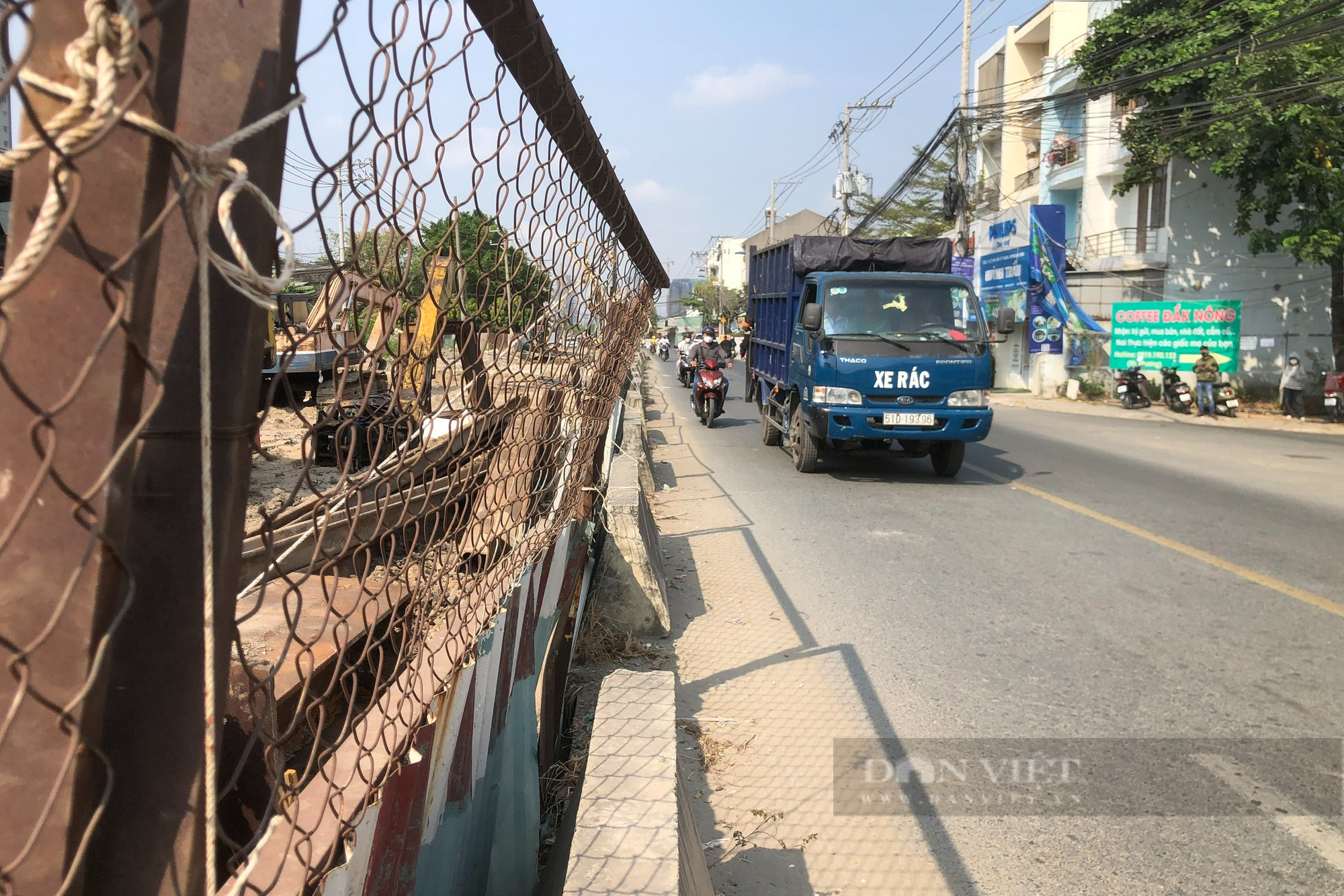 Hiện trạng con đường “đau khổ” dài khoảng 2,5km làm 8 năm chưa xong, mới tái thi công lại gặp “vướng” - Ảnh 5.