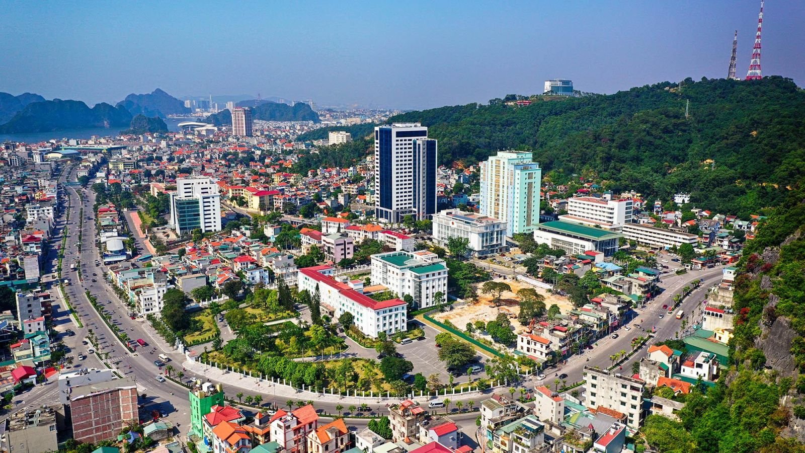 Tỉnh thành nào có chi phí sống đắt đỏ nhất Việt Nam? - Ảnh 1. Tỉnh thành nào có chi phí sống đắt đỏ nhất Việt Nam? - Ảnh 1.