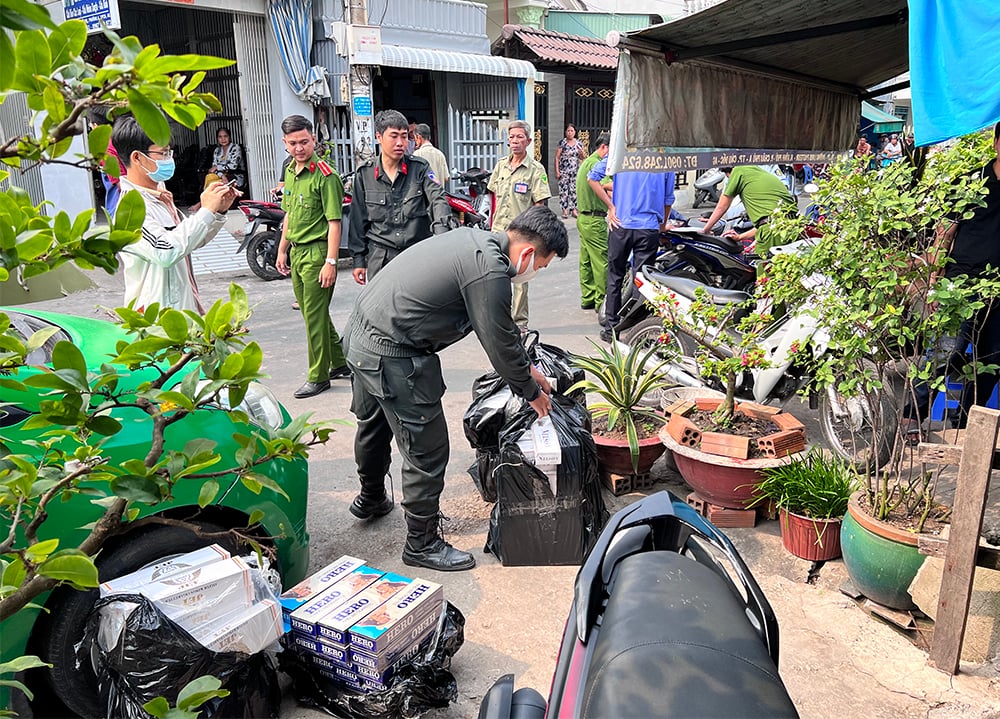 Trong một đêm bắt liên tiếp 2 vụ buôn lậu thuốc lá ngoại nhập - Ảnh 2.