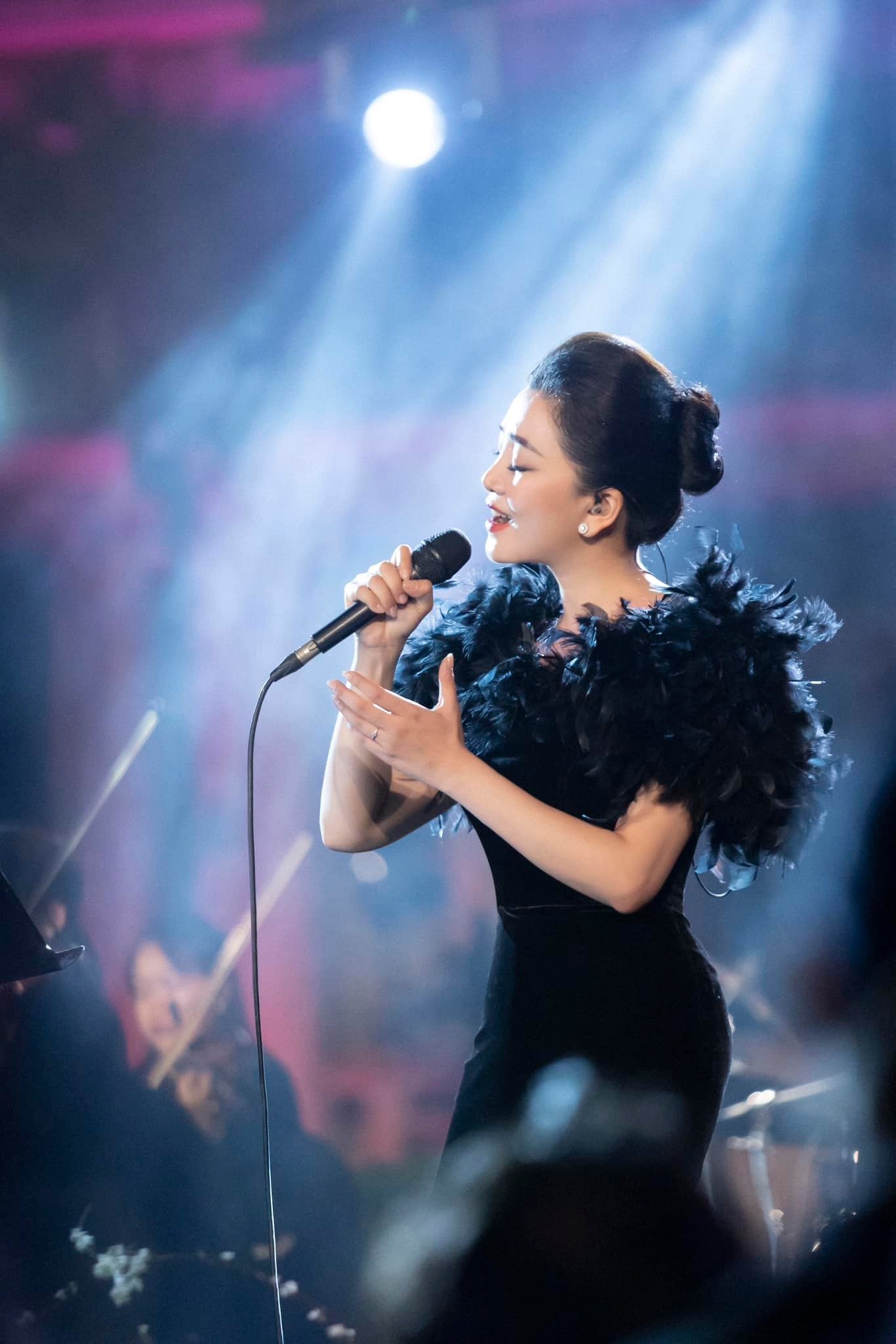 Phạm Thu Hà: &quot;Âm nhạc Trịnh Công Sơn đã giúp tôi chữa lành bệnh phổi và tổn thương&quot; - Ảnh 1.