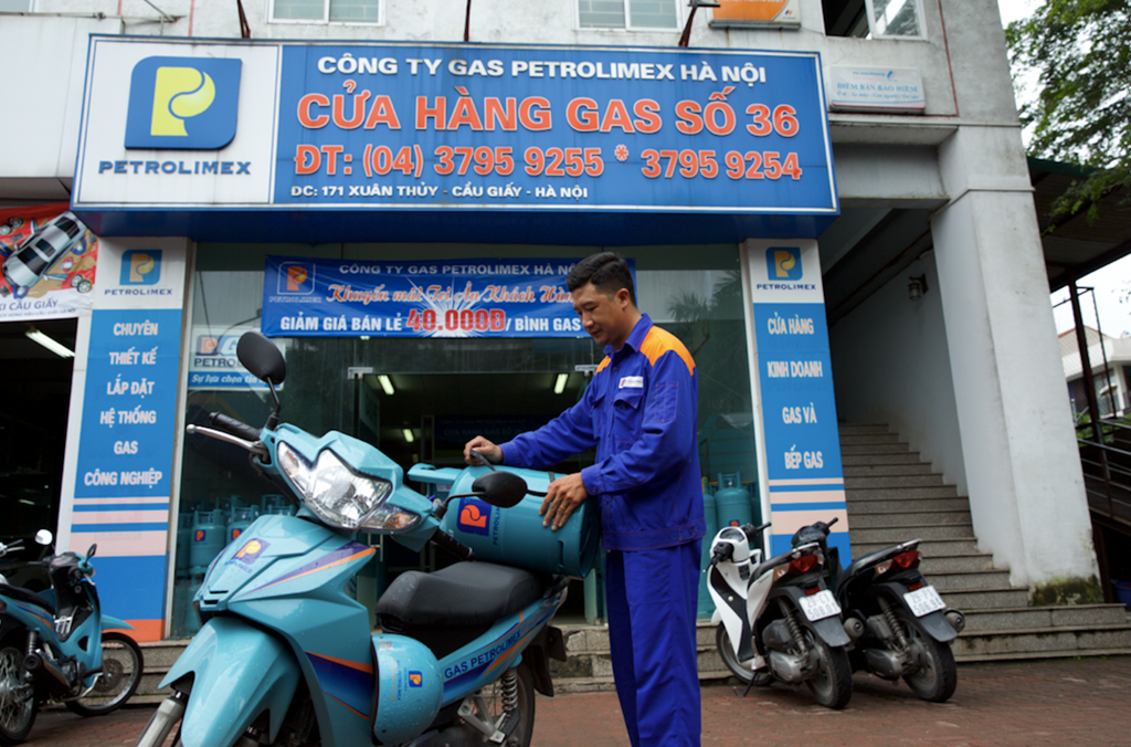Giá gas bán lẻ trong nước tháng 4 tiếp tục giảm tháng thứ hai liên tiếp - Ảnh 1.