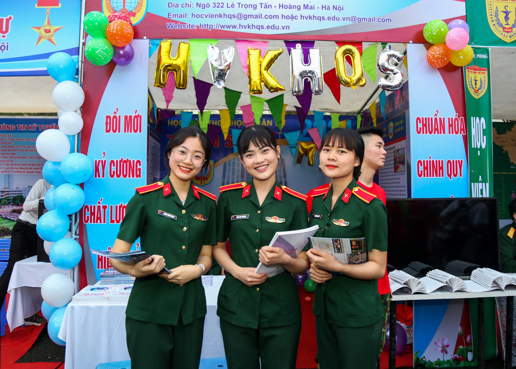 Tuyển sinh trường quân đội 2023 mới nhất: Chi tiết các ngành tuyển nữ  - Ảnh 1.