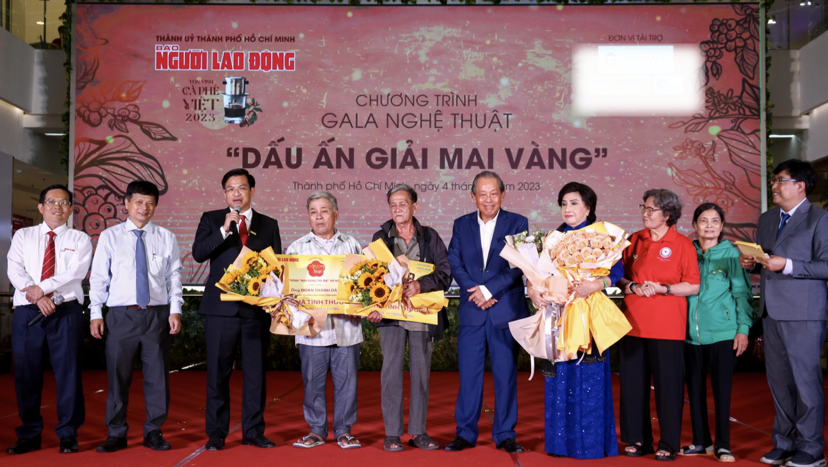 NSND Lệ Thuỷ tặng 100 triệu đồng hỗ trợ xây nhà tình thương cho nông dân nghèo - Ảnh 2.